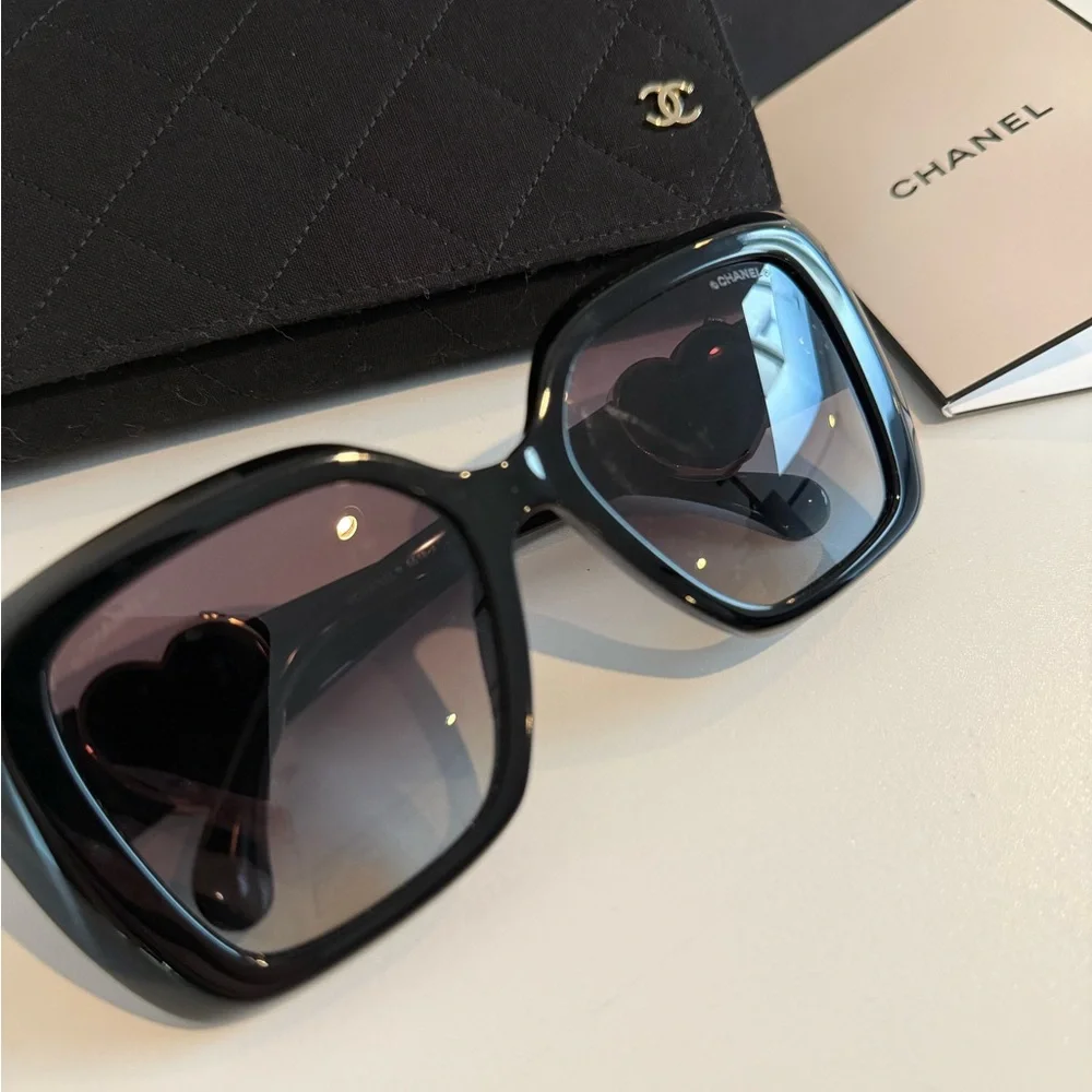 Chanel heart mirror sunglasses - Picture 10 of 11